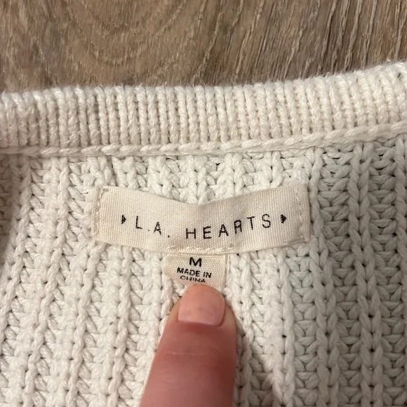 LA Hearts sweater - Picture 3 of 4